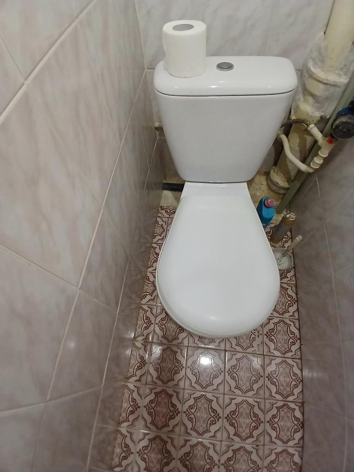 біля залізничного вокзалу